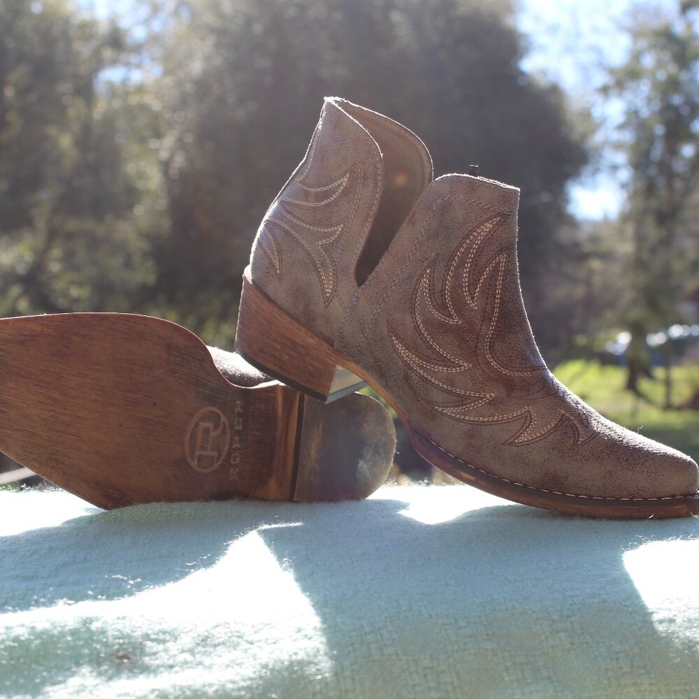Roper Womens Grey Faux Leather Ava Western Ankle Boots Size W10